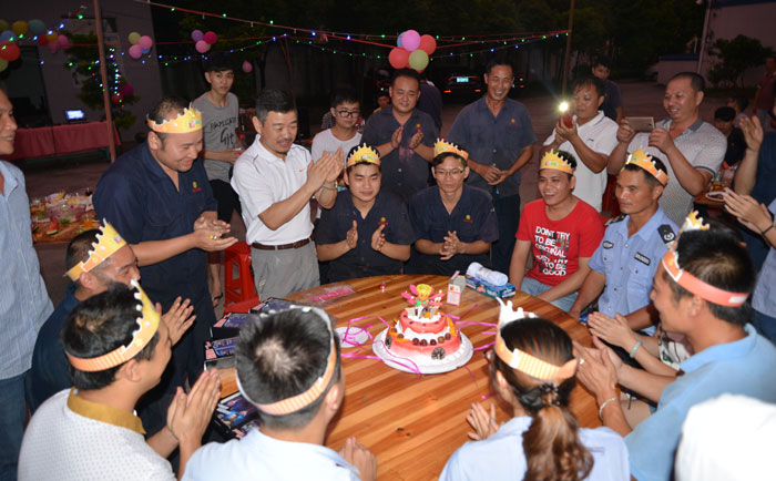 歡度中秋佳節，鑫發全體同仁燒烤聚餐活動